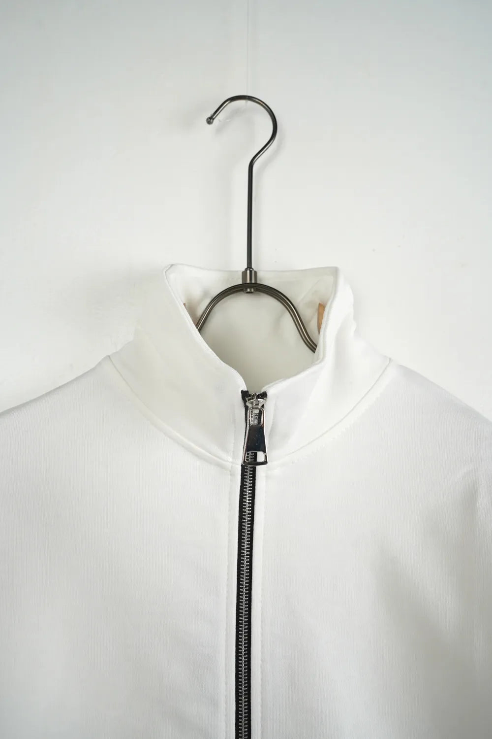 felpa con zip collo alto