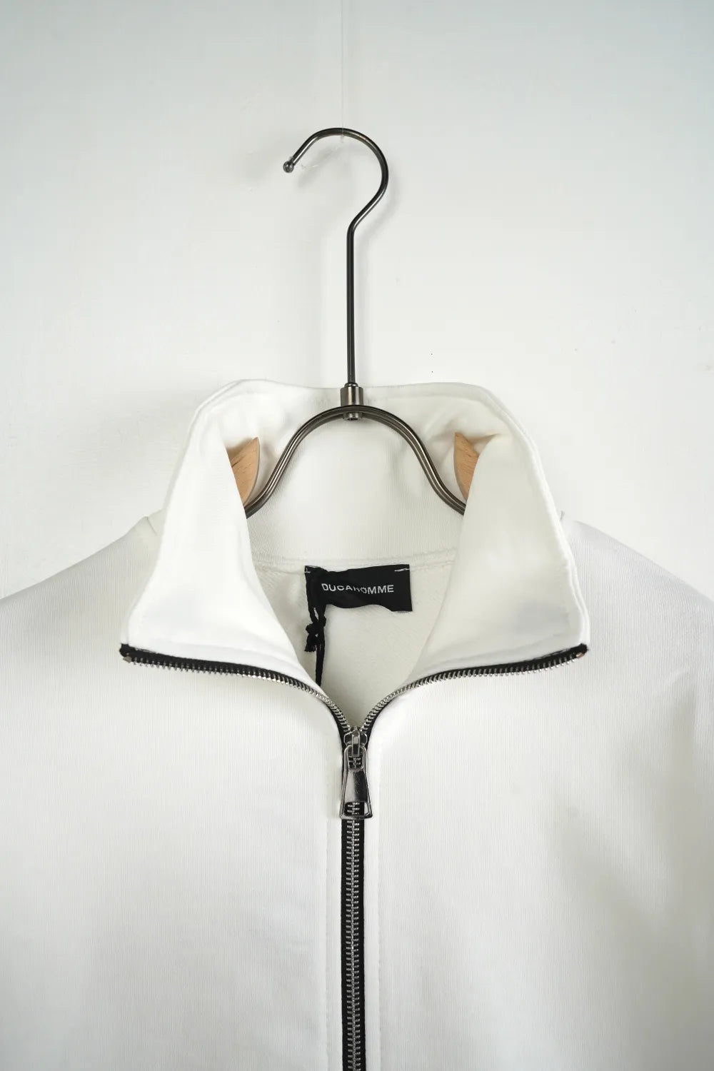 Tuta garzata over fondo stretto bianco