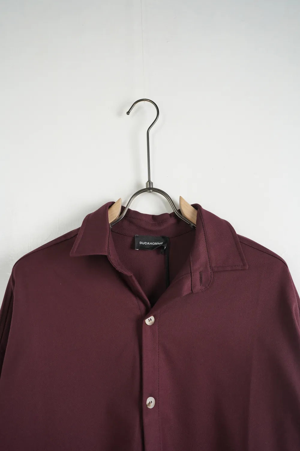 Camicia over bordeaux